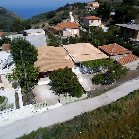 Irini'S Traditional Kefalonian House Lixouri Exterior photo