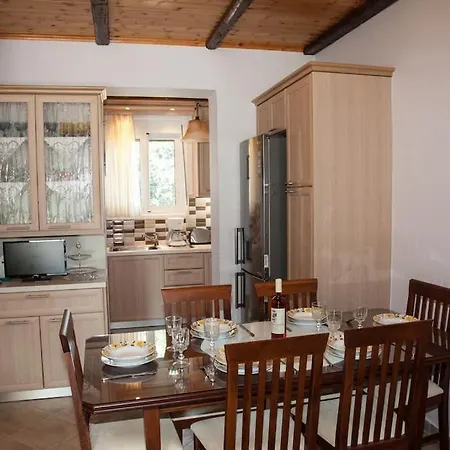 Irini'S Traditional Kefalonian House Lixouri Exterior photo