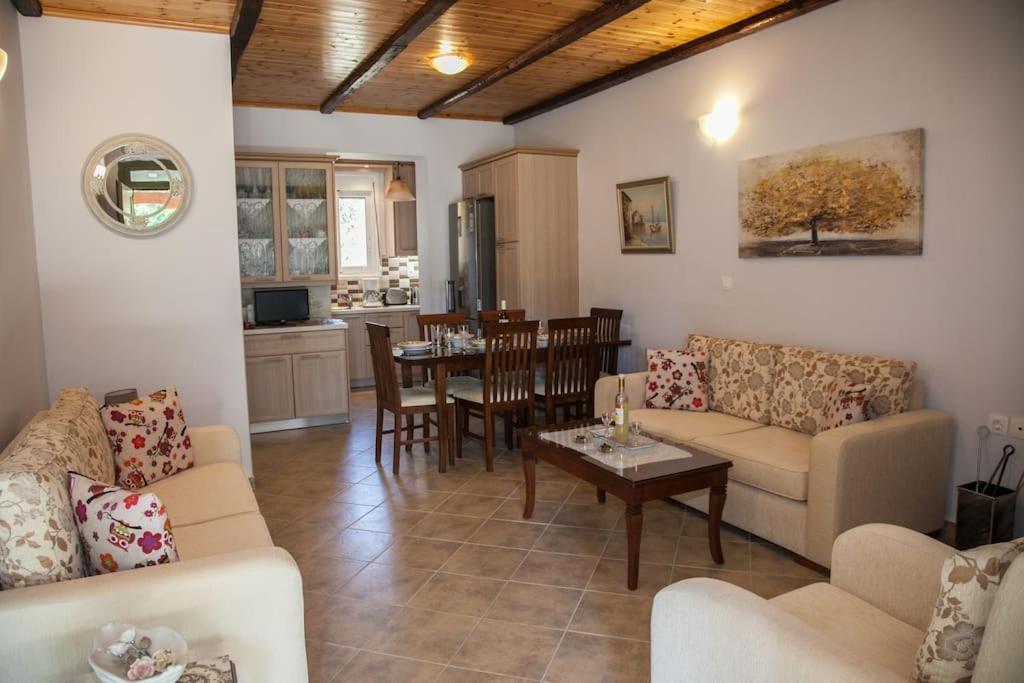 Irini's Traditional Kefalonian House Holiday home *